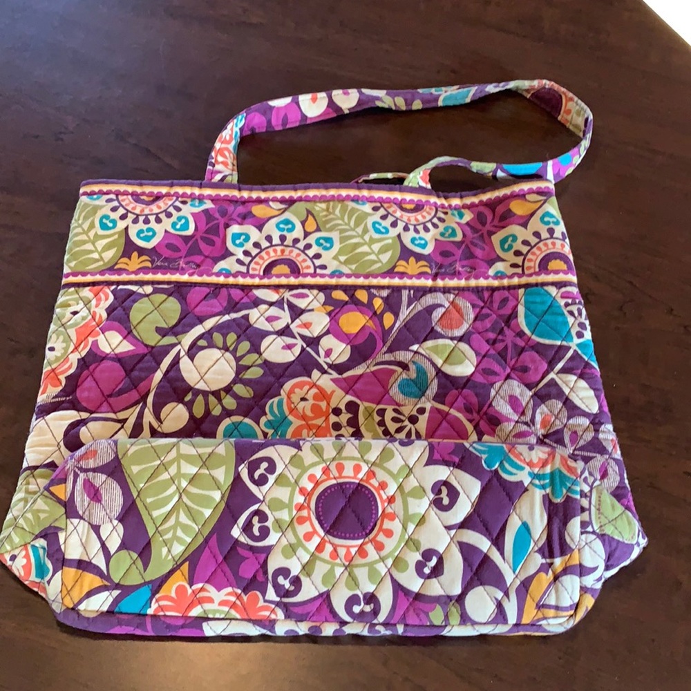 Vera Bradley tote bag. Excellent condition.